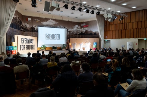 Am 8. März erfolgte der Auftakt in St. Ulrich (Bild), am 31. März wird die Informationstour des Landes zur Nachhaltigkeit in Brixen zu Gast sein. (Foto: LPA/Tiberio Sorvillo)