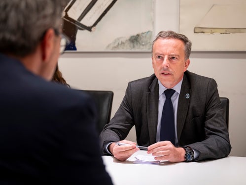 L'ambasciatore Martin Briens ha mostrato interesse sulla politica delle minoranze in Alto Adige e ha riconosciuto l'esperienza del Provincia autonoma di Bolzano nel campo della diversità culturale. (Foto: USP/Fabio Brucculeri)