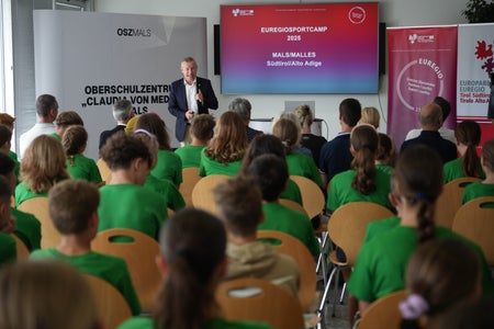 Euregio-Generalsekretär Christoph von Ach stellte die Euregio inklusive Abschlussquiz vor. (Foto: Euregio)