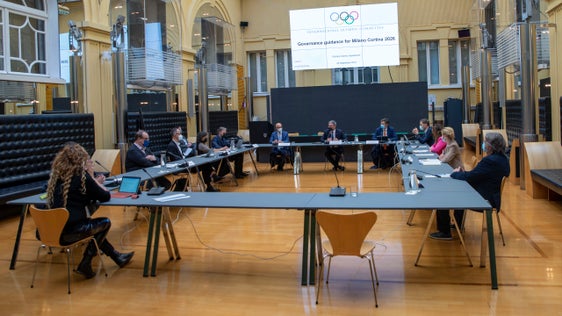 Die heutige erste Sitzung des Südtiroler Olympia-Koordinierungskomitees unter dem Vorsitz von Landeshauptmann Kompatscher. (Foto: LPA/Brucculeri)