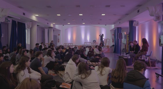 Mercoledì 6 maggio a Bolzano verrà illustrato Forum You, un progetto di partecipazione giovanile ideato dalla Cooperativa Younginside, in collaborazione con Generazione T e sostenuto dall'Ufficio Politiche giovanili, con il supporto dell’Intendenza Scolastica italiana. (Foto: USP/Ufficio Politiche giovanili)