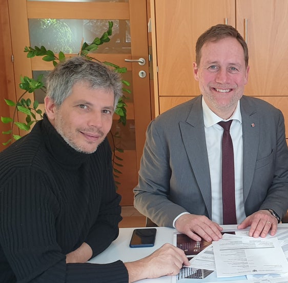 L'assessore all'Edilizia pubblica e Patrimonio, Massimo Bessone (dx), insieme al direttore dell'Ufficio edilizia Ovest, Andrea Sega (Foto: ASP)