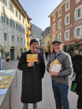 Das kostenlose Unterstützungsangebot wurde 2022 mit einer Sensibilisierungsaktion zum Tag der Muttersprache am 21. Februar in Schlanders vorgestellt. (Foto: LPA/Landesamt für Weiterbildung)

