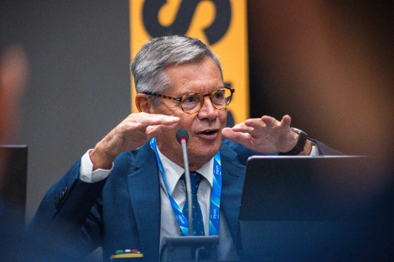 Fabio Dattilo, per anni a capo del Corpo Nazionale dei Vigili del Fuoco, durante il suo intervento al convegno NextFSE - Fire Safety Engineering del 17 ottobre al NOI Techpark. (Foto: USP/Agorà Activities)