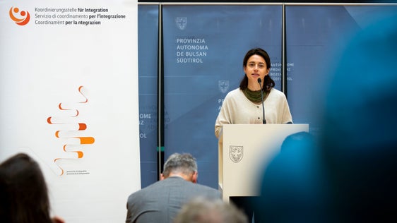 Daniela Zambaldi, Leiterin der Koordinierungsstelle für Integration und Migration: Für die Vorlage der Daten zur Einwanderung ist das Land Südtirol zuständig. (Foto: LPA/Fabio Brucculeri)