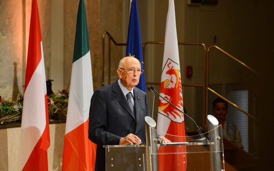 Il compianto Presidente Giorgio Napolitano in occasione della consegna del Grande ordine di merito a Merano il 5 settembre 2012 (Foto: ASP/Quirinale)

