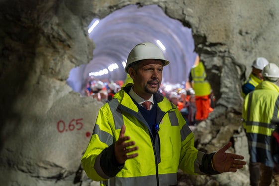 Die Nordwestumfahrung von Meran wird mehr Lebensqualität, weniger Staus und bessere Verbindungen bringen, sagte Mobilitäts- und Infrastrukturenlandesrat Daniel Alfreider auf der Baustelle. (Foto: LPA/ Daniel von Johnston)