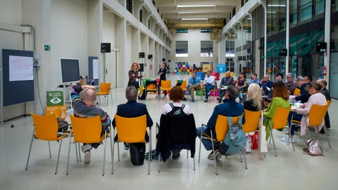 Una politica climatica concreta attraverso la partecipazione attiva: sabato si sono riuniti i gruppi di lavoro del Consiglio dei cittadini per il clima e dello Stakeholder Forum per il clima. (Foto: ASP/Fabio Brucculeri)