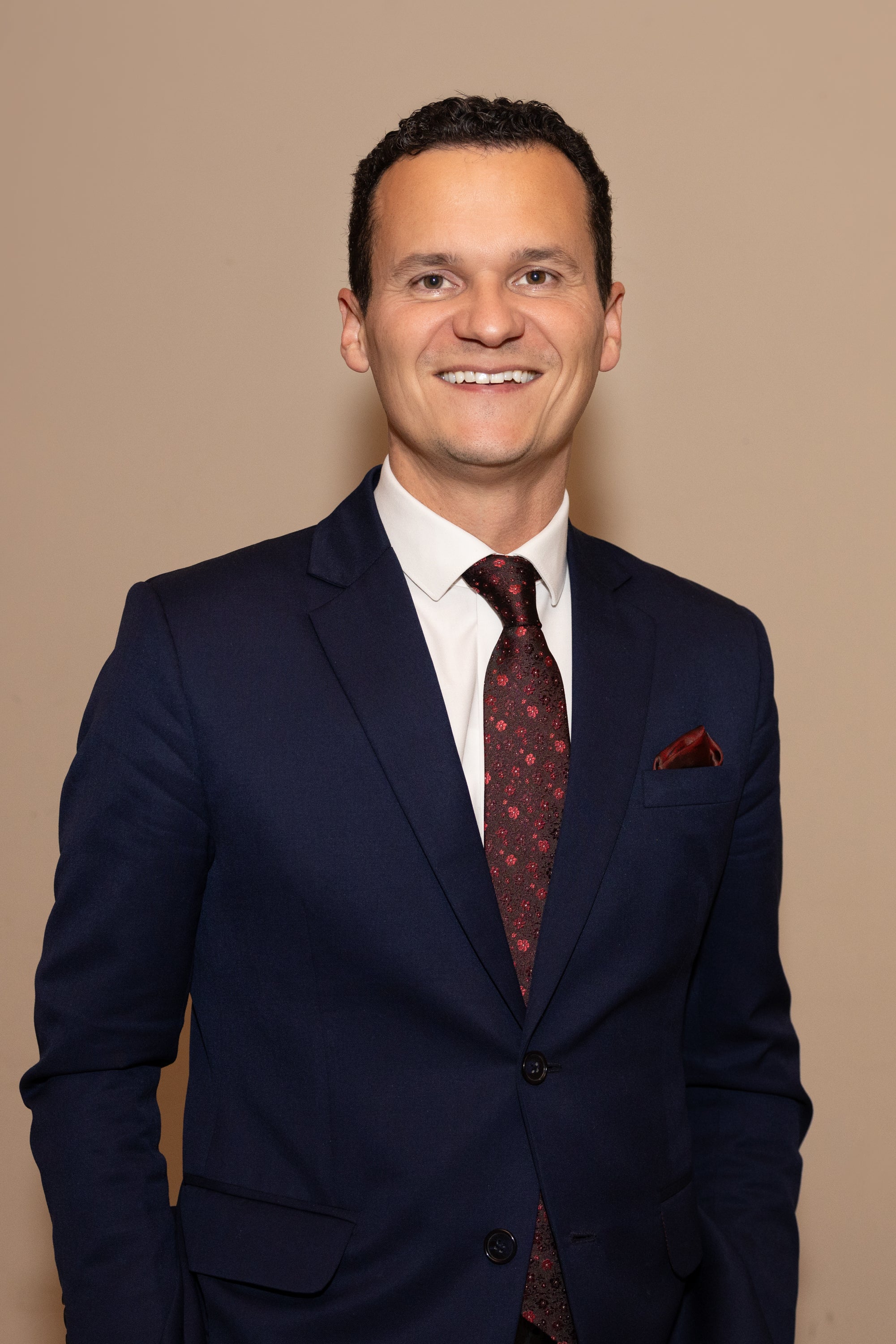 Incö, ai 17 de dezëmber, é André Comploi da Al Plan de Mareo gnü nominé Diretur dl Departimënt Scora y Cultura ladina. (Foto: Vito Lorusso)