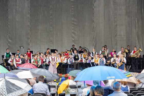 Trotz Regens gute Stimmung bei den Promenadenkonzerten in Innsbruck. (Foto: Tiroler Blasmusikverband/Die Fotografen)