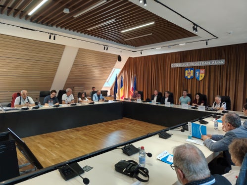 Institutionelle Vertreterinnen und Vertreter, UNESCO-Expertinnen und -Experten sowie Delegationen aus Finnland, Frankreich, Italien und Rumänien beteiligten sich am Seminar, das vom 2. bis 5. Juli in Rumänien stattfand. (Foto: LPA/Abteilung Natur, Landschaft und Raumentwicklung)