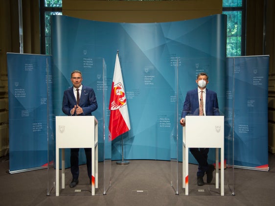 Il Presidente Arno Kompatscher e l'assessore alla Mobilità Daniel Alfreider nel corso della conferenza stampa odierna (Foto: ASP/Fabio Brucculeri)