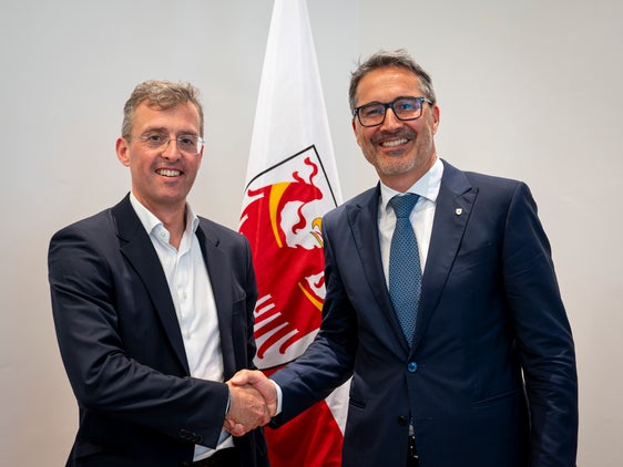 Il nuovo presidente di Confindustria Alto Adige, Alexander Rieper (a sinistra), ha presentato i progetti del suo mandato al presidente della Provincia Arno Kompatscher. (Foto: USP/Fabio Brucculeri)