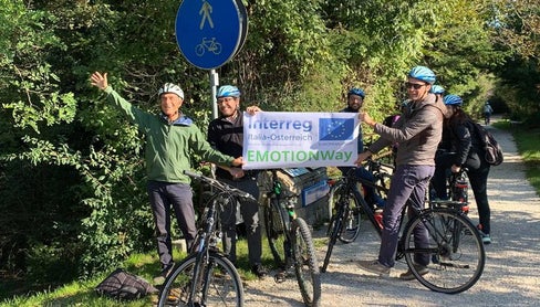 Das Interreg Italien-Österreich-Projekt EMOTIONway fördert die Intermodalität und den Ausbau der Radwege im alpinen Raum. (Foto: Euregio ohne Grenzen)