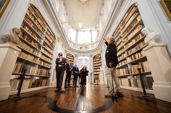 Istruzione, scienza e cultura al centro della visita: la delegazione altoatesina ha visitato la Biblioteca Duchessa Anna Amalia di Weimar. (Foto: USP/Thomas Müller)