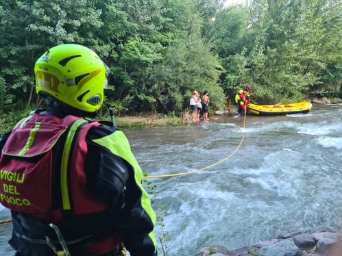 La Protezione civile invita la popolazione a fare attenzione ai pericoli legati ai corsi d’acqua ed a comportarsi in modo responsabile (Foto: ASP/Corpo permanente dei Vigili del Fuoco) 