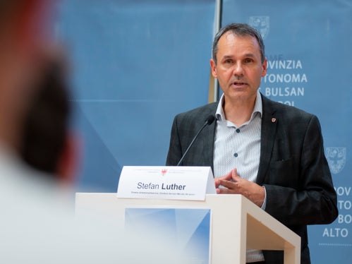 Stefan Luther, direttore del Servizio Mercato del lavoro, ha chiarito che le dimissioni volontarie dei lavoratori con contratti a tempo indeterminato sono in aumento, in aumento anche le dimissioni per pensionamento per ragioni demografiche, invece in netto calo i licenziamenti (Foto: ASP/Fabio Brucculeri).