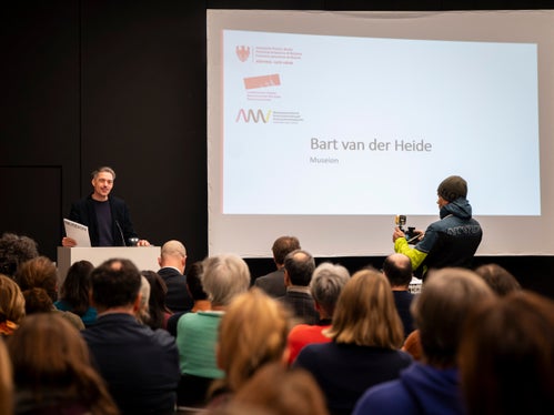 Il direttore del Museion Bart van der Heide alla Giornata dei Musei altoatesini. L'evento era dedicato alla questione di come attirare nei musei i giovani tra i 15 e i 25 anni e rafforzare la loro partecipazione. (Foto: USP/Fabio Brucculeri)