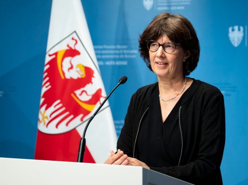 Petra Götsch, Mitarbeiterin im Amt für Pflegeeinstufung, berichtete unter anderem über die Tätigkeiten der derzeit 17 aktiven Einstufungsteams. (Foto: LPA/Fabio Brucculeri)