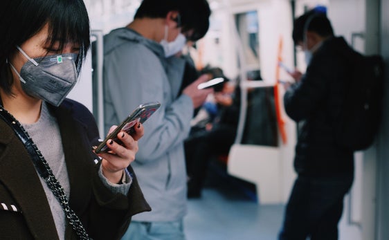  Nei trasporti pubblici urbani ed extraurbani è previsto l’obbligo generale di indossare una maschera FFP2 o equivalente per proteggere le vie respiratorie (Foto:ASP/Pexels)