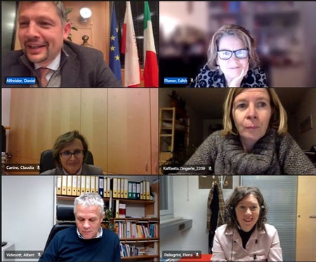 Scora ladina: Incuntada de dialogh digitala sön les desfides dl dagní. (Foto: USP)