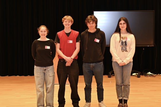 Il Team 4 formato composto da Mirjam Ebenkofler, Julian Fink, Niels Erschbaumer e Xheni Gashi (Foto: ASP/Direzione Istruzione e Formazione tedesca/Margit Pichler)