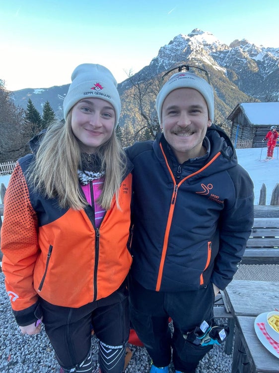 Die besten Leistungen erzielte Carmen Gschliesser (im Bild mit ihrem Trainer Luca Varoli). (Foto: FISI Südtirol).