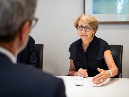 Durante il suo soggiorno in Alto Adige, l’ambasciatrice francese Anne-Marie Descôtes ha incontrato il presidente della Provincia Arno Kompatscher a Palazzo Widmann. (Foto: USP/Fabio Brucculeri)