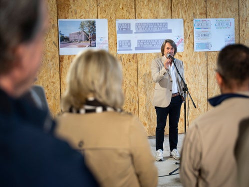 L’assessore Messner ha sottolineato: “Con i nuovi posti letto per le cure palliative a Laives stiamo creando un nuovo luogo importante dove i malati possono trascorrere l'ultima fase della loro vita con dignità e senza dolore. (Foto: USP/Fabio Brucculeri) 