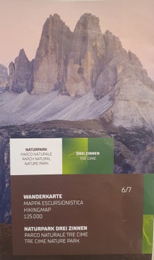 Die überarbeitete Wanderkarte für den Naturpark Drei Zinnen im Maßstab 1:25.000 ist ab sofort im Handel erhältlich. (Foto: Landesamt für Natur)