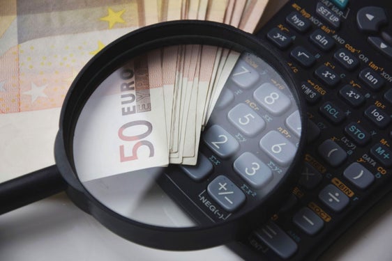 Chi pubblica un annuncio di lavoro, secondo le disposizioni dell’UE in materia di trasparenza, in vigore anche in Italia dal 7 giugno, deve indicare anche la retribuzione o fare riferimento al contratto collettivo di lavoro di riferimento. (Foto: www.pexels.com. La foto può essere utilizzata solo in relazione al presente comunicato stampa.)