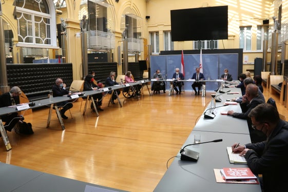 Durante la riunione sono stati affrontati temi quali i trasporti lungo il corridoio del Brennero, la toponomastica, l'Euregio e la la grazia a Heinrich Oberleiter (Foto: LPA/Guido Steinegger)