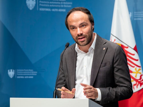 Bildungslandesrat Philipp Achammer: Das gute Ergebnis dieser Studie ist das Ergebnis Vieler: der Lehrpersonen und Mitarbeiterinnen und Mitarbeiter in den Schulen - wichtig ist aber auch der strukturelle Faktor der Klassengrößen, die bei uns kleiner sind. (Foto: LPA/Fabio Brucculeri)