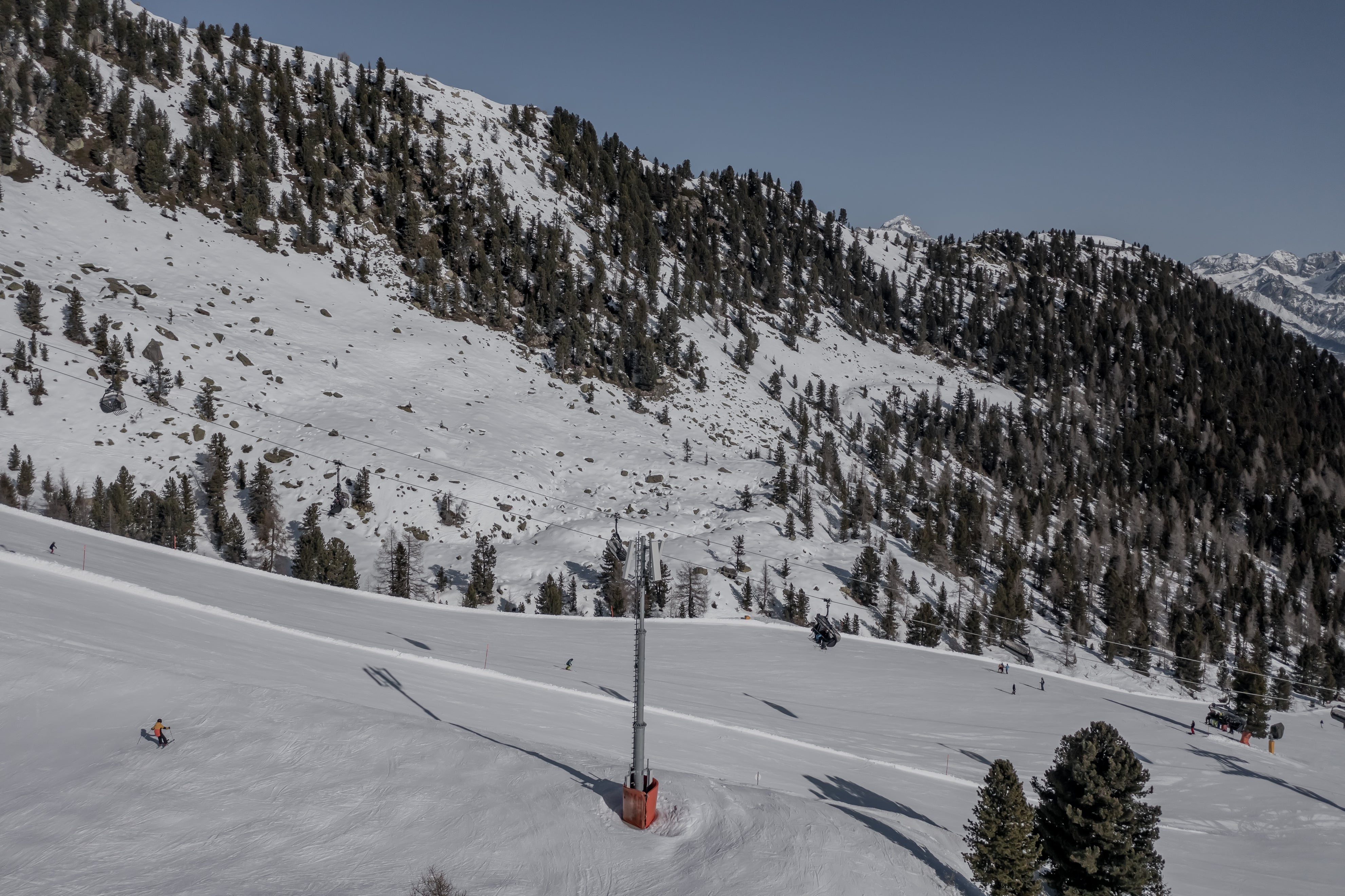 Il 20 marzo, nel comprensorio sciistico di Monte Spico è stato simbolicamente messo in funzione l'impianto di trasmissione con il sistema di telefonia mobile DAS (Foto: Speikboden-Skiworld Ahrntal/Pierre Sieberin)