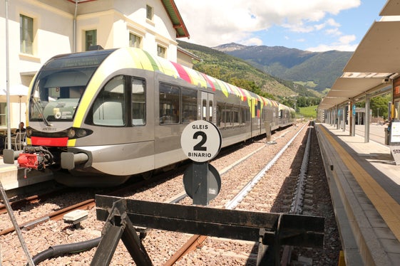 Per i 120 anni della ferrovia della Val Venosta si terrà una cerimonia ufficiale sabato 18 luglio alle ore 11 alla stazione di Lasa ed è organizzata una giornata di festa con attrazioni nei pressi di diverse altre stazioni ferroviarie della valle. (Foto: USP/Ingo Dejaco)