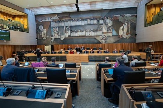 “Un Bilancio record è possibile solo con un'economia forte. Ciò dipende dalle condizioni quadro pubbliche”, ha spiegato Kompatscher. (Foto: USP/Greta Stuefer)