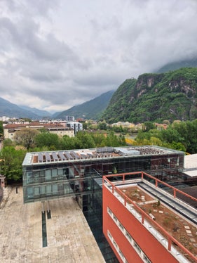 Die bisherigen, inzwischen veralteten solarthermischen Anlagen wurden durch Photovoltaikanlagen ersetzt. (Foto: LPA)