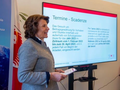 Landesrätin Maria Hochgruber Kuenzer: Gefördert werden traditionelle Elemente der Kulturlandschaft, die ohne Förderung seitens der öffentlichen Hand verloren gehen würden. (Foto: LPA/Fabio Brucculeri)