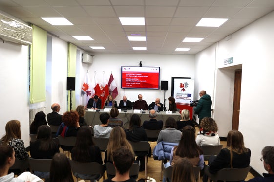 Un momento del gemellaggio tra Marie Curie di Merano, Tambosi di Trento e BHAK di Wörgl andato in scena oggi a Casa Moggioli, a Trento, nell'ambito del Martedì dell'Euregio. (Foto: Ufficio stampa Provincia autonoma di Trento)