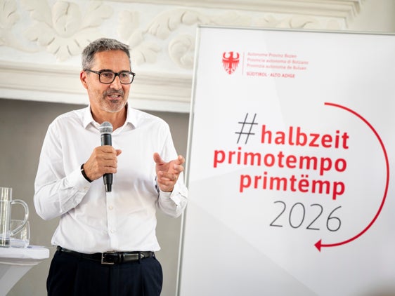 Die Weiterentwicklung der Autonomie und die neue Finanzregelung mit dem Staat bilden nach Einschätzung von Landeshauptmann Arno Kompatscher die wichtigste Grundlage für die politische Arbeit der kommenden Jahre. (Foto: LPA/Fabio Brucculeri)