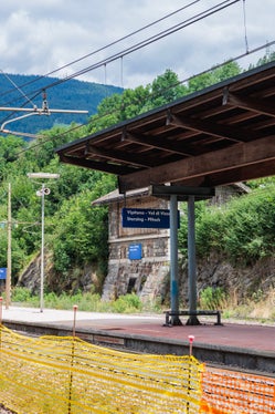 Am 10. Juli wurde am Bahnhof Sterzing-Pfitsch mit den Arbeiten begonnen, die zum Abbau von architektonischen Barrieren führen. (Foto: LPA/Ivan Brentegani)
