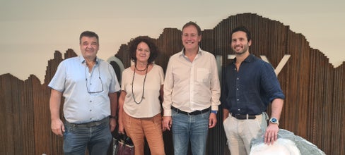 Freuen sich auf die Besuchenden bei der Eröffnung: (v.l.) Volkmar Mair (Direktor Amt für Geologie und Baustoffprüfung), Marina Albertoni (Direktorin der Abteilung Hochbau und technischer Dienst), Landesrat Massimo Bessone und Ressortdirektor Davide Gemmellaro. (Foto: LPA/Igor Cocca) 