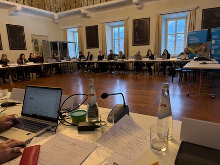 Il Comitato direttivo del programma UE Interreg VI-A Italia-Austria ha recentemente approvato, presso l'abbazia di Novacella, i 26 progetti del terzo bando di questo periodo di programmazione. Ciò significa che i fondi dell'attuale periodo di programmazione 2021-2027 sono stati esauriti. (Foto: USP/Ripartizione Europa della Provincia autonoma di Bolzano)