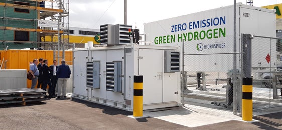 la delegazione altoatesina guidata dall'assessore Alfreider in visita al modello di successo svizzero H2 Energy“. (Foto: ASP)