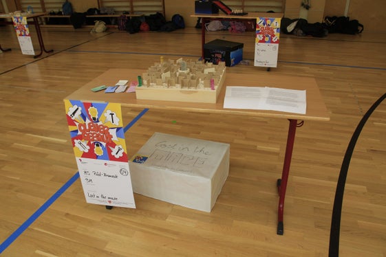 Das Spiel Lost in the maze der Klasse 3 M der Mittelschule Bruneck wurde mit dem Maker-Space-Preis prämiert. (Foto: LPA/Deutsche Bildungsdirektion/Verena Hilber)