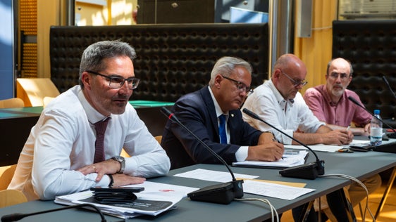 Vertraten das Land Südtirol: (v.l.) Landeshauptmann Kompatscher, Generalsekretär Magnago, Agenturdirektor Ruffini und Amtsdirektor Angelucci. (Foto: LPA/Fabio Brucculeri)