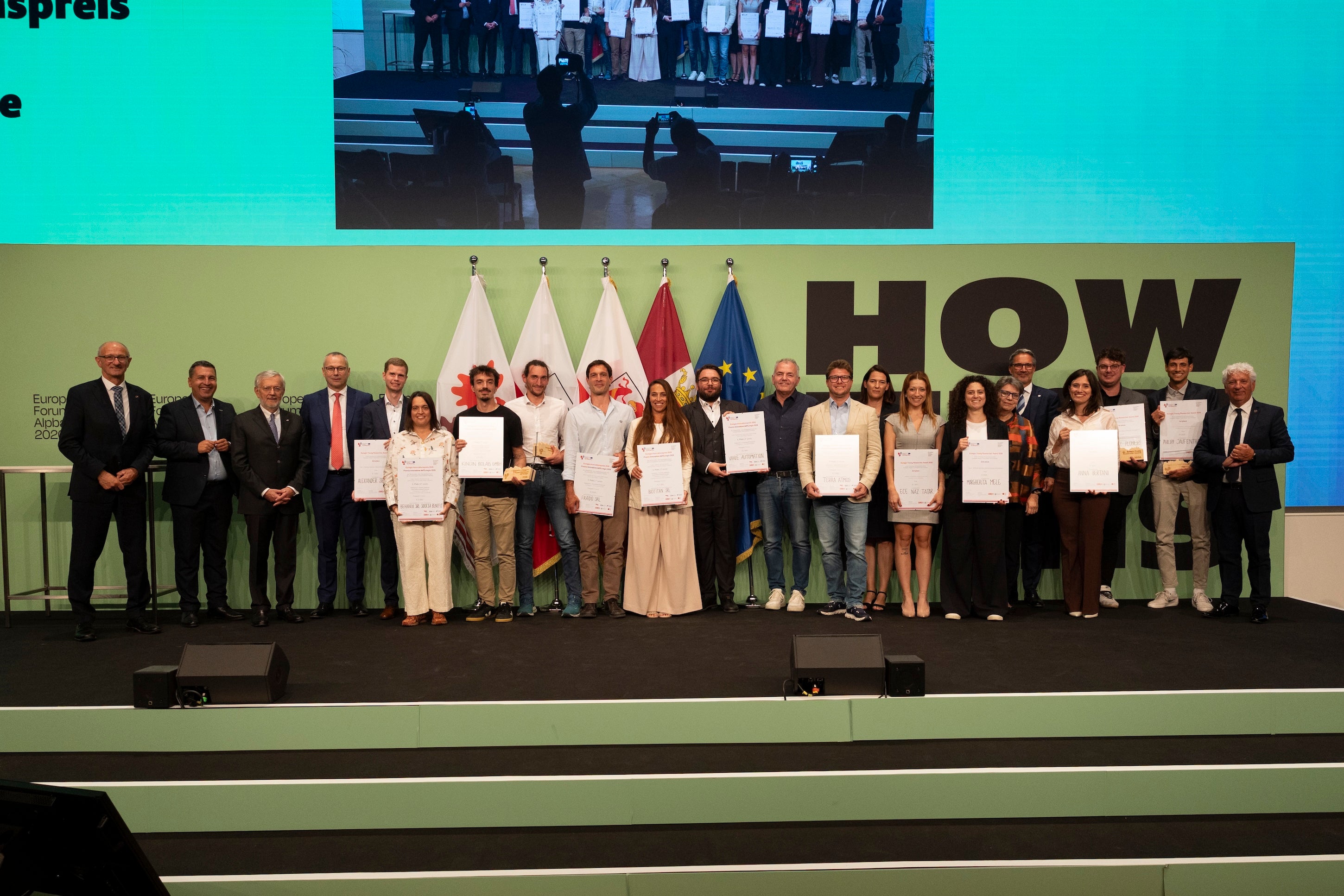 Alle PreisträgerInnen der Euregio-Awards. (Foto: Land Tirol/Sedlak)