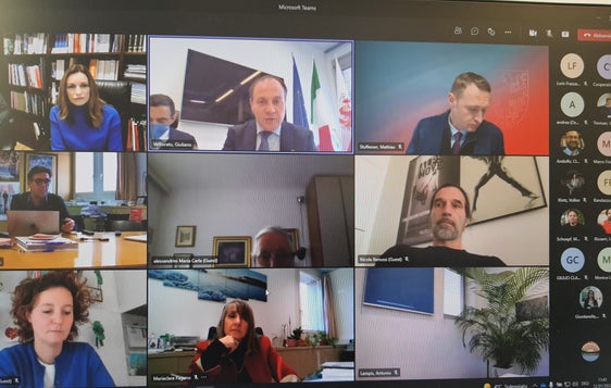 Die heutige Videokonferenz mit Staatssekretärin Borgonzoni und Landesrat Vettorato (Foto: LPA)