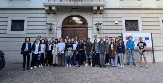 A Rovereto giovani di età compresa tra i 16 e i 19 anni provenienti da Alto Adige, Tirolo e Trentino (Foto: Euregio/Silvia Ramoser)