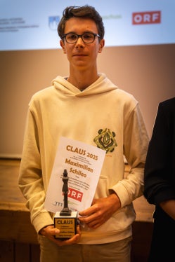 Für den Film Glaube - (k)ein Thema der Jugend? wurde der Olanger Maximilian Schileo mit dem CLAUS Schülerpreis ausgezeichnet. (Foto: LPA/Florian Stauder)